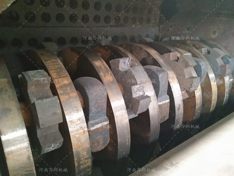 易拉罐粉碎結(jié)構(gòu)